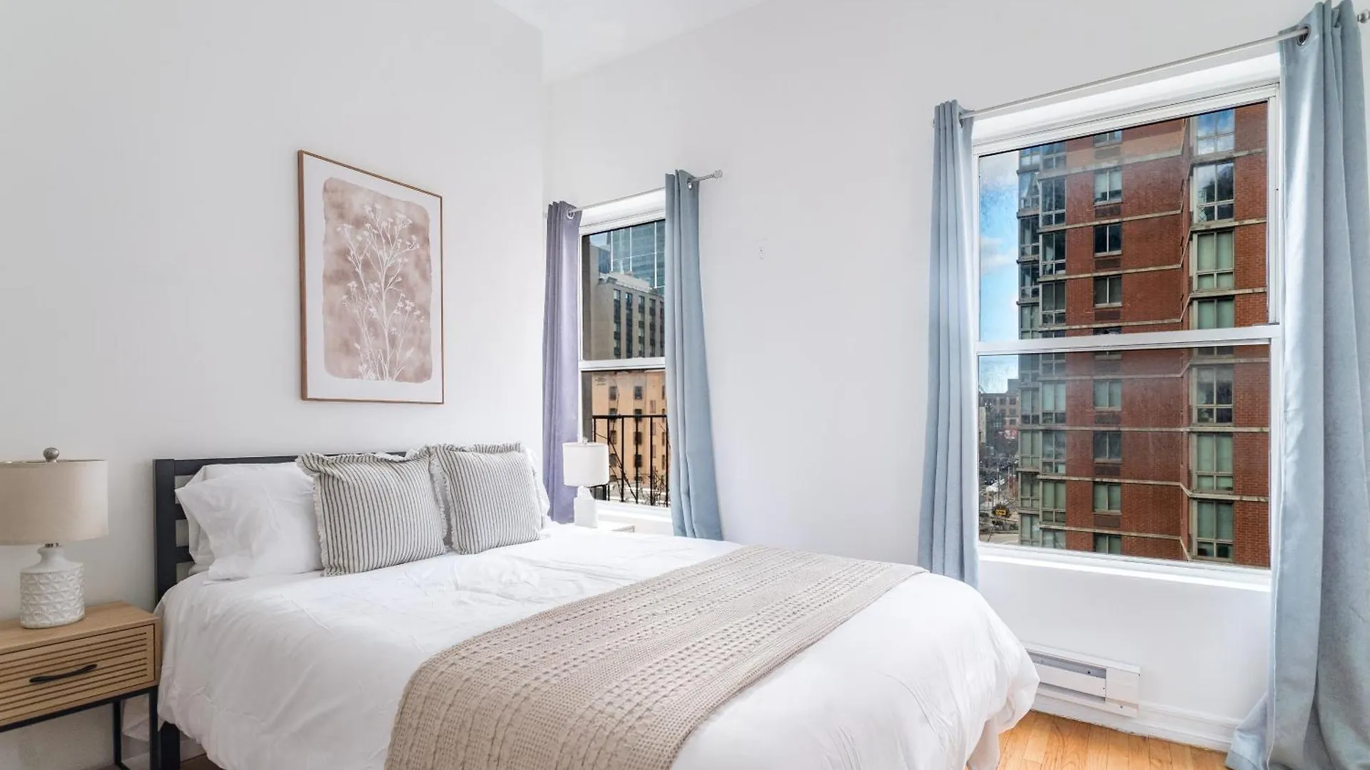 Apartment Stay Steps To Times Square, Beyond The Edge, Empire State Building & More! New York