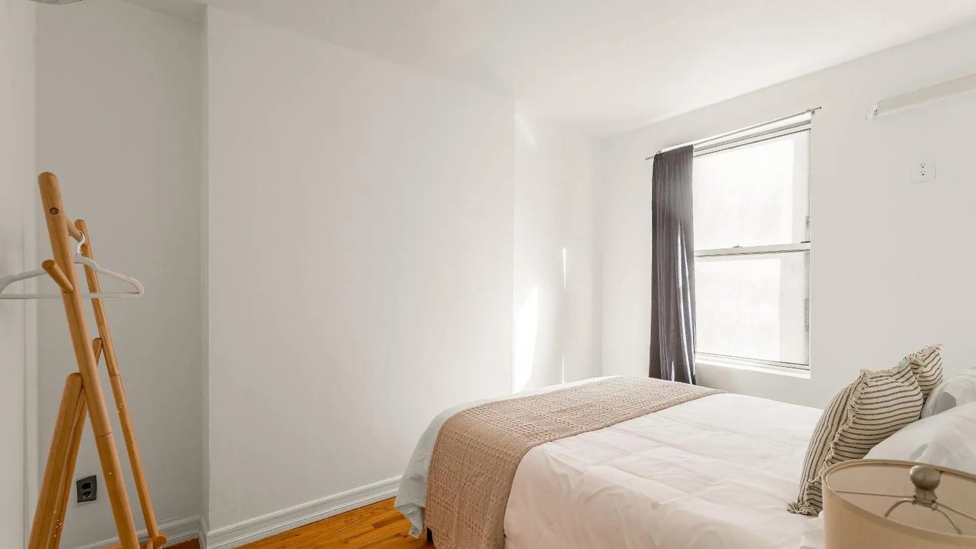 Apartment Stay Steps To Times Square, Beyond The Edge, Empire State Building & More! New York United States