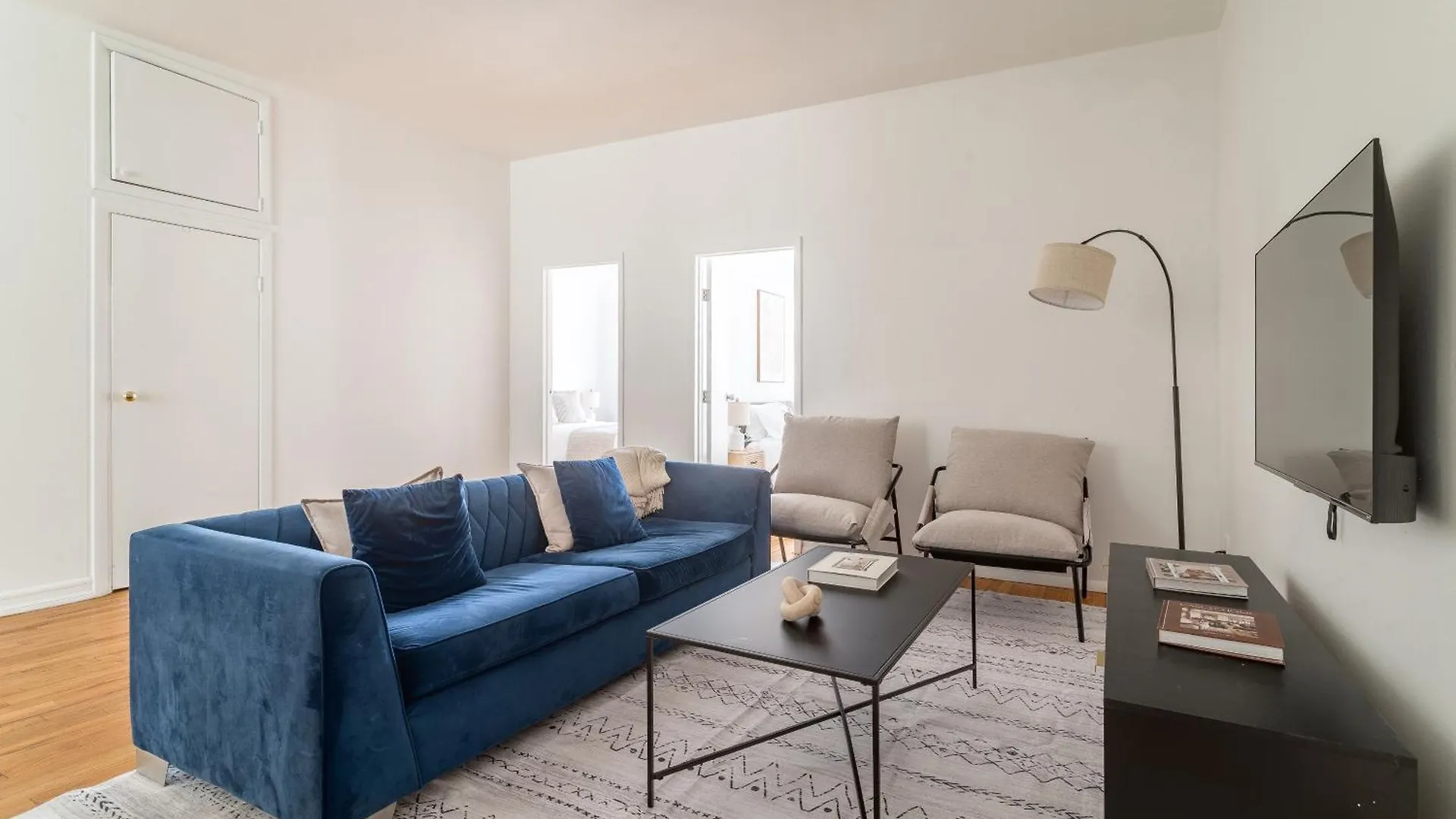 Stay Steps To Times Square, Beyond The Edge, Empire State Building & More! New York 0*,  USA